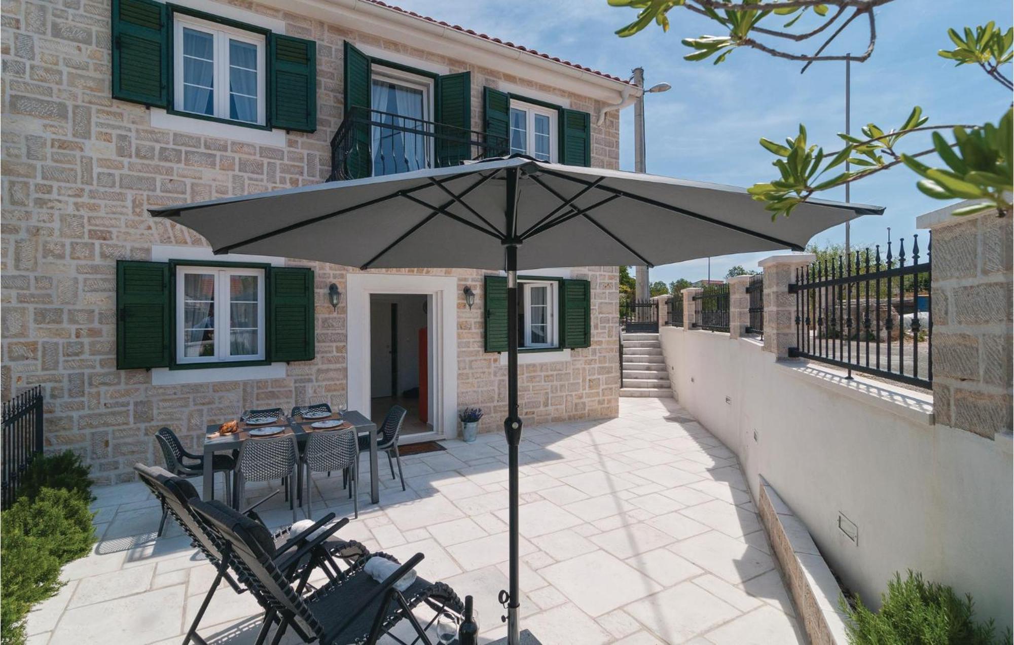 Stunning Home In Primosten With Kitchen Primošten Exterior foto