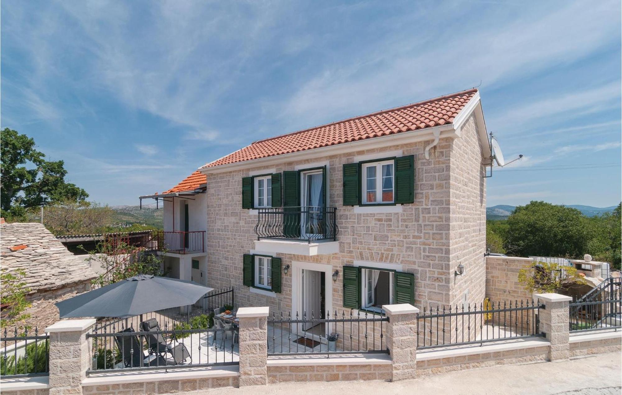 Stunning Home In Primosten With Kitchen Primošten Exterior foto